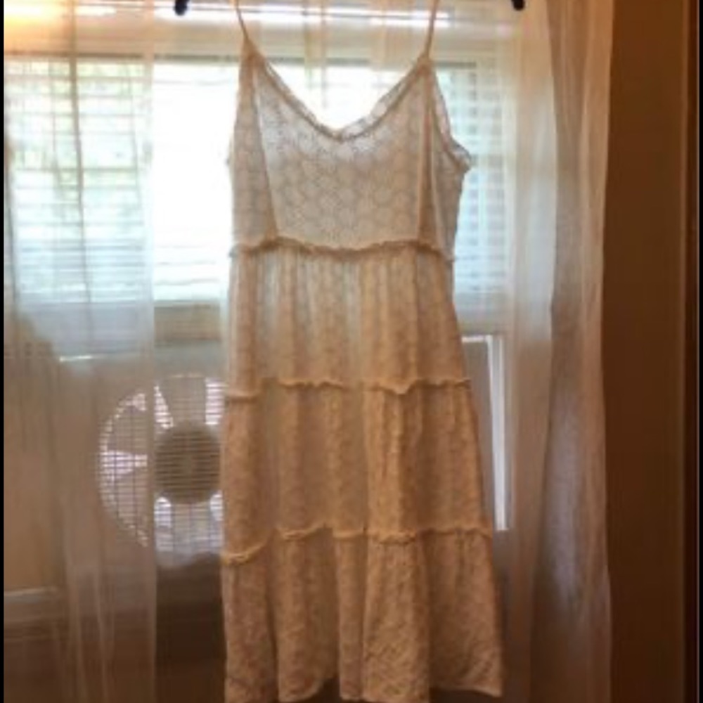 Womens Medium white flows dress